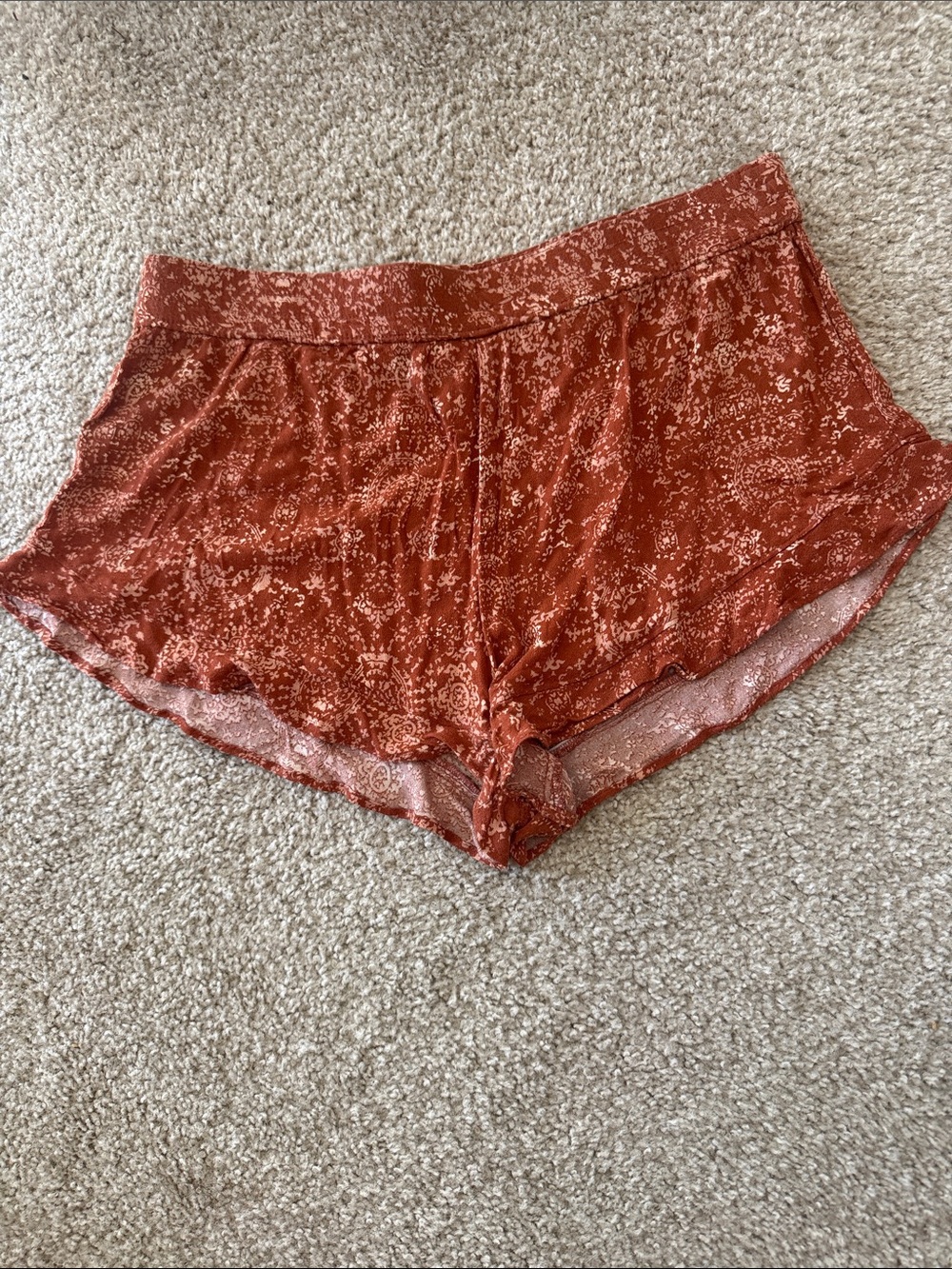 Sun & Shadow Brand Women’s Rust Paisley Lounge Shorts Size Large